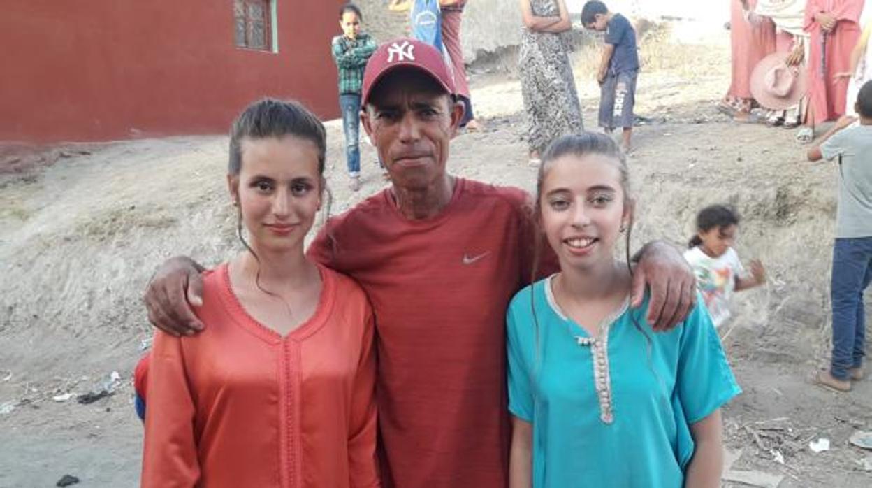 Mohamed en un viaje a Marruecos con su hija Salma y su sobrina Nadina