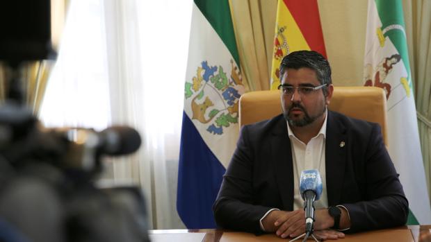 El alcalde socialista de Mijas no cederá los ahorros municipales al Gobierno