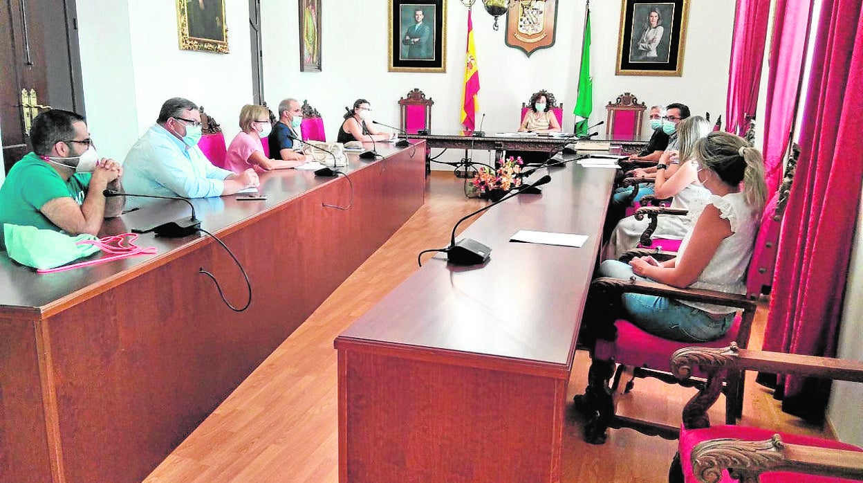 Reunión de la alcaldesa de Priego con directores de centros educativos