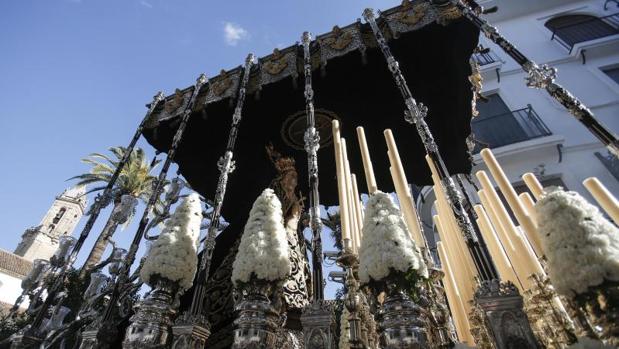 La hermandad del Nazareno de Córdoba reactiva la recogida de huchas para la restauración del palio