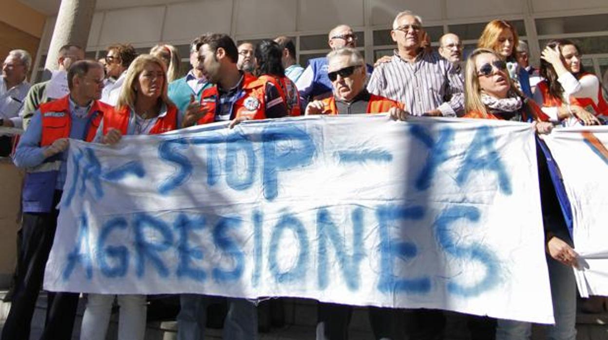 Una de las protestas contra las agresiones a sanitarios