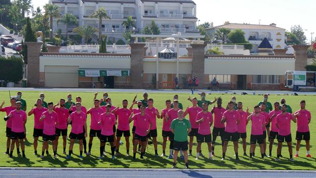 Juan Sabas, entrenador del Córdoba CF: «El grupo transmite unas ganas inmensas de mejorar»