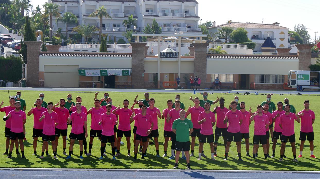 Primera plantilla del Córdoba CF tras el último entrenamiento en Torrox