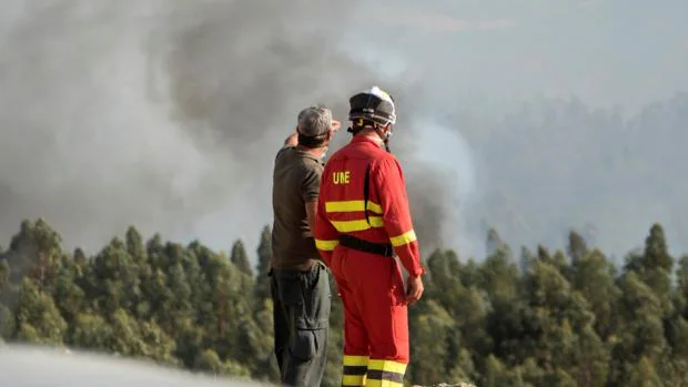 El incendio de Huelva, aún activo, suma 3.150 evacuados