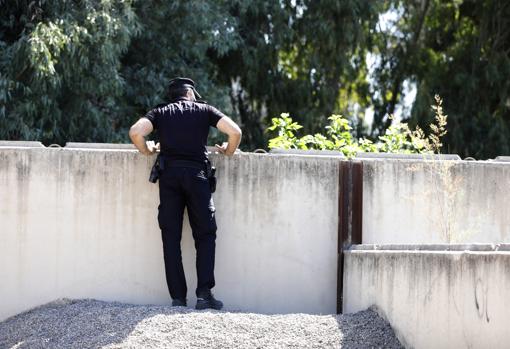 Policías peinan el polígono industrial Chinales