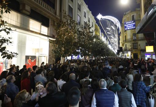 Espectáculo de luz y música en Cruz Conde