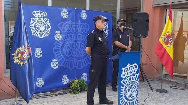 El inspector de la Policía Nacional embestido por unos narcos en Algeciras, en la UCI aunque estable tras temer por su vida