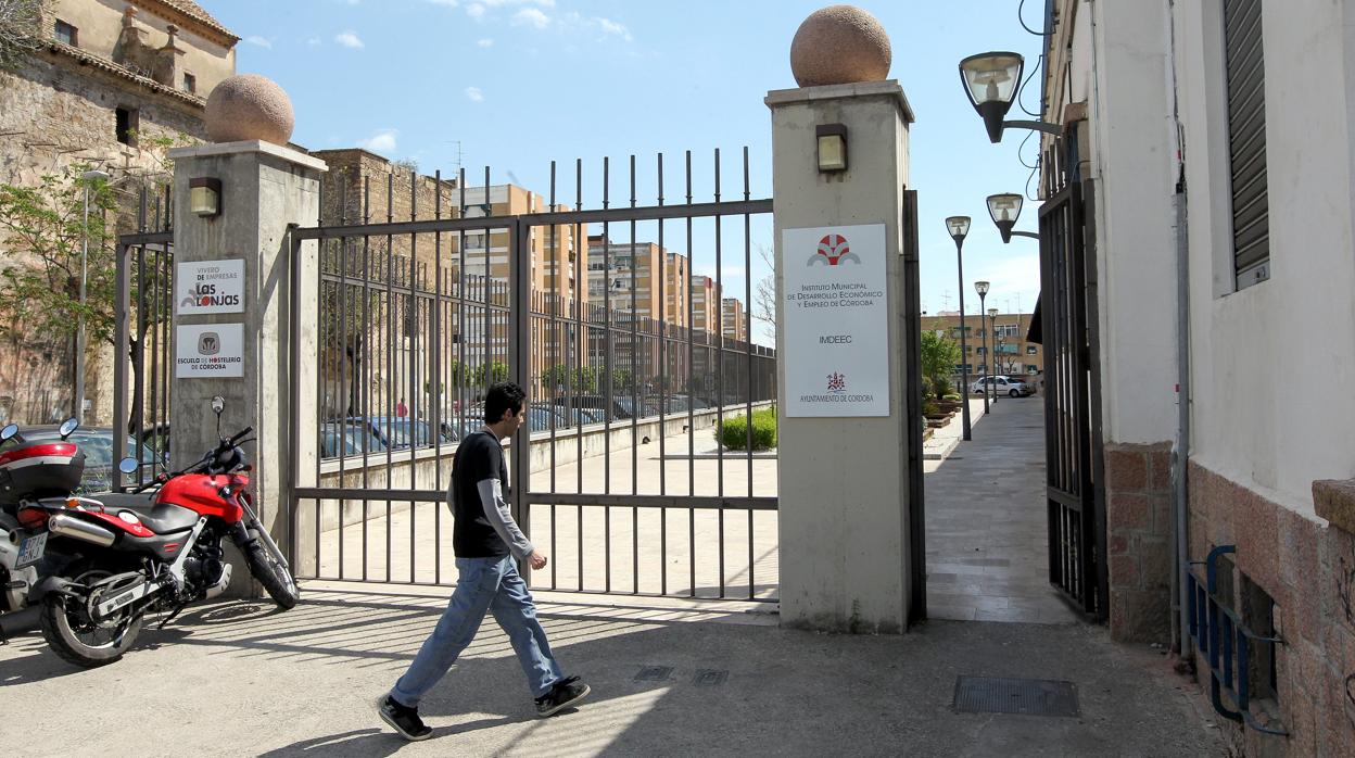 Entrada a la sede del Instituto Municipal de Desarrollo Económico y Empleo de Córdoba