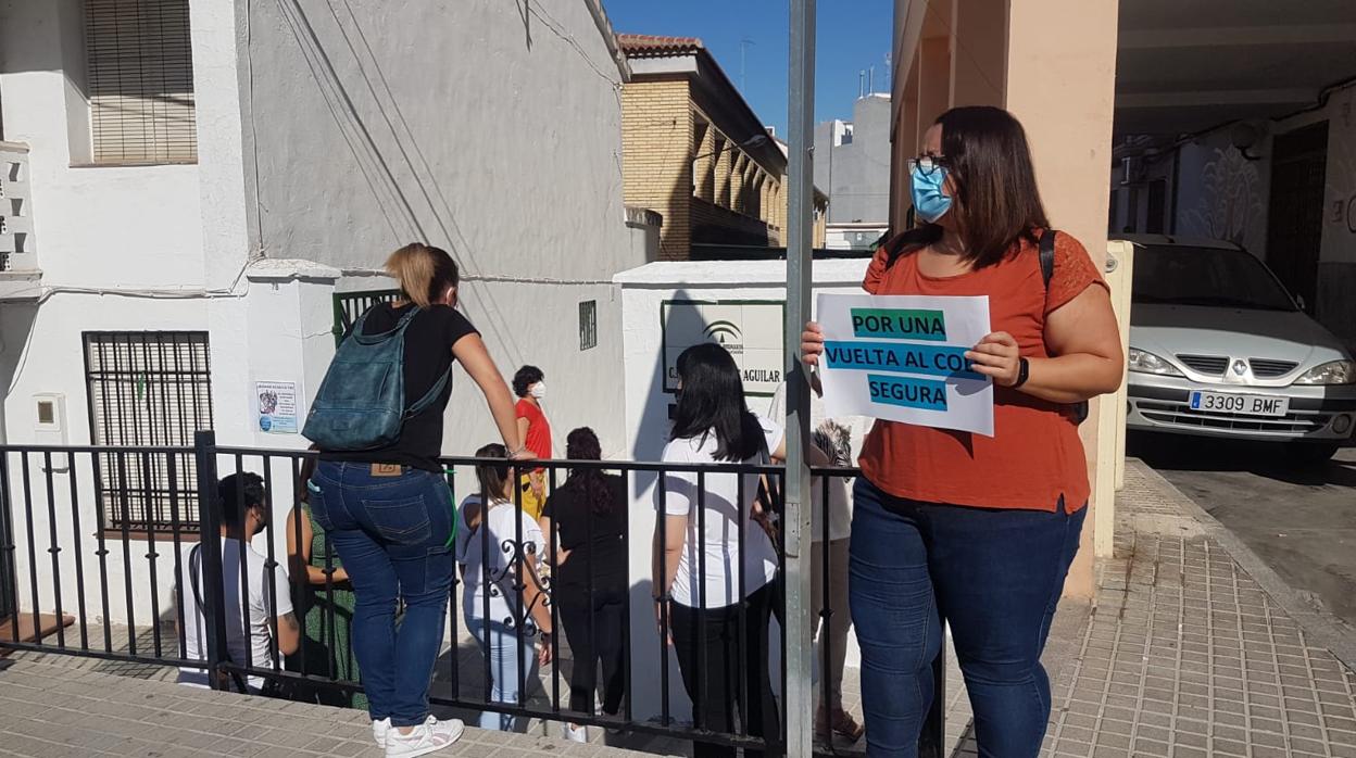 Protesta de padresl del colegio Alonso Aguilar, en Aguilar de la Frontera