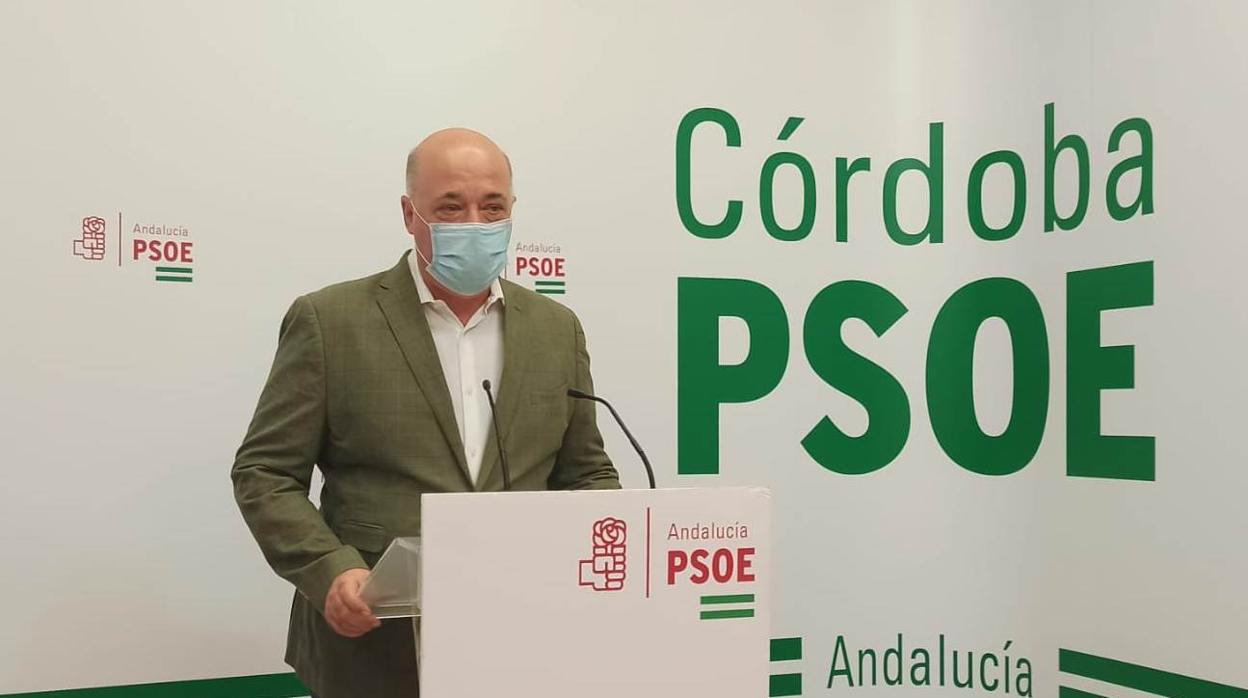 Antonio Ruiz, en la sede del PSOE