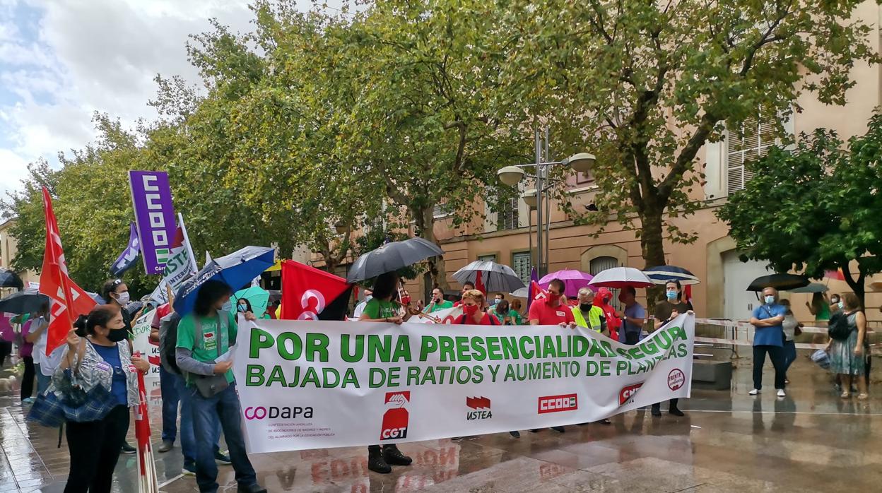 Cabecera de la protesta convocadad en el Bulevar