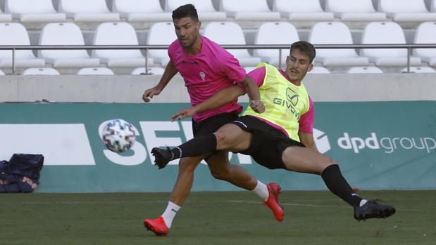 Iván Robles y Traoré, únicas bajas del Córdoba CF en el segundo test de pretemporada con el Torremolinos