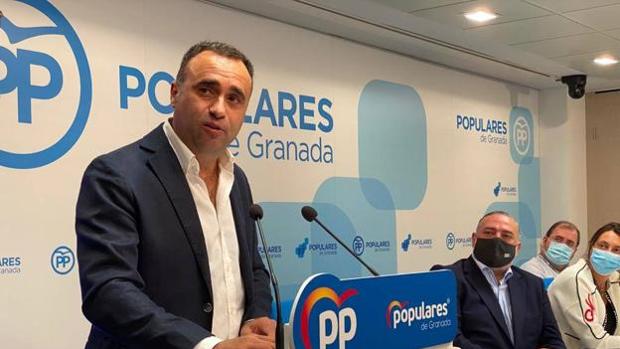 El nuevo presidente del PP de Granada, avalado por la dirección nacional, busca recuperar la unidad