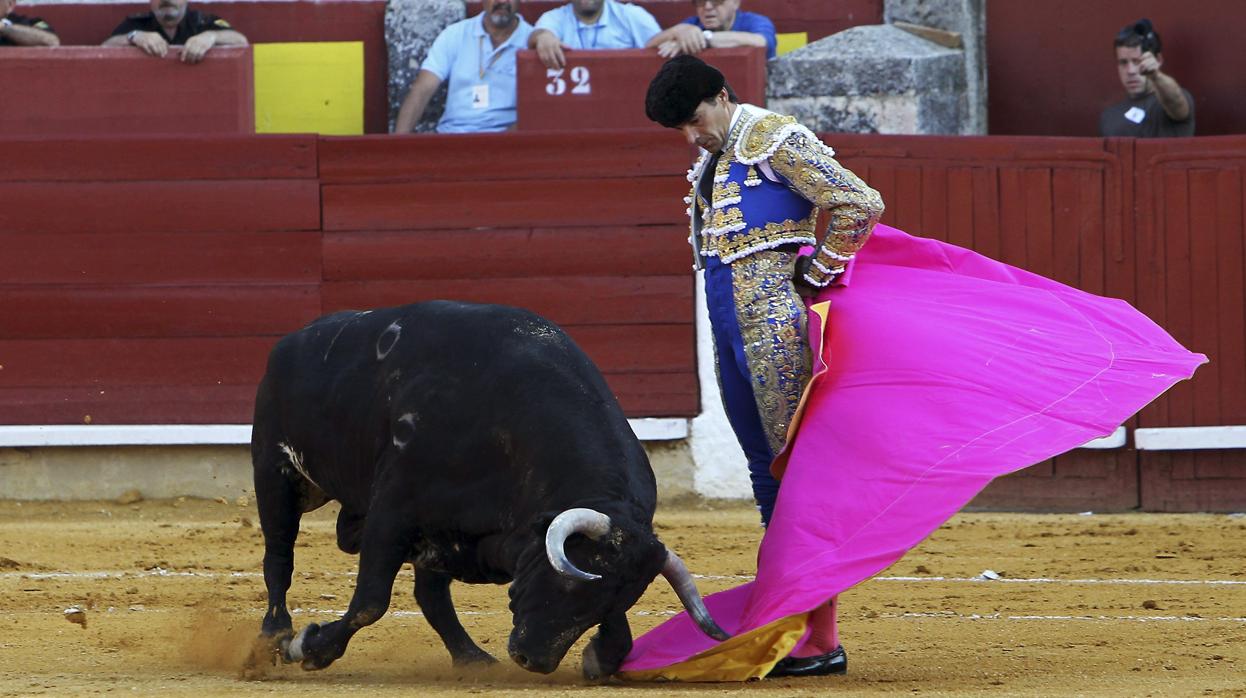 Manuel El Cid durante una faena en Ciudad Real