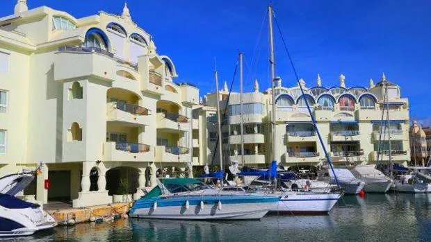 El PP de Benalmádena pide esclarecer los posibles amaños de concursos públicos en Puerto Marina
