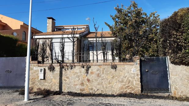 Los bomberos apagan un nuevo incendio provocado en un chalé del Brillante, de Córdoba