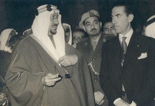 El alcalde Antonio Cruz Conde recibe al rey de Arabia Saudí en 1957