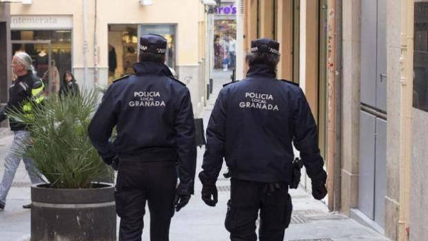 Desalojan una fiesta en Granada con 270 personas sin mascarillas que celebraban un bautizo y una comunión