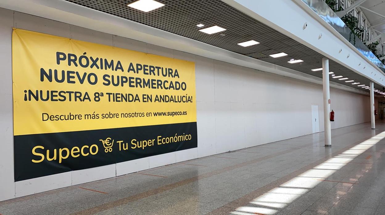 Espacio que albergará el supermercado Supeco en el antiguo Eroski