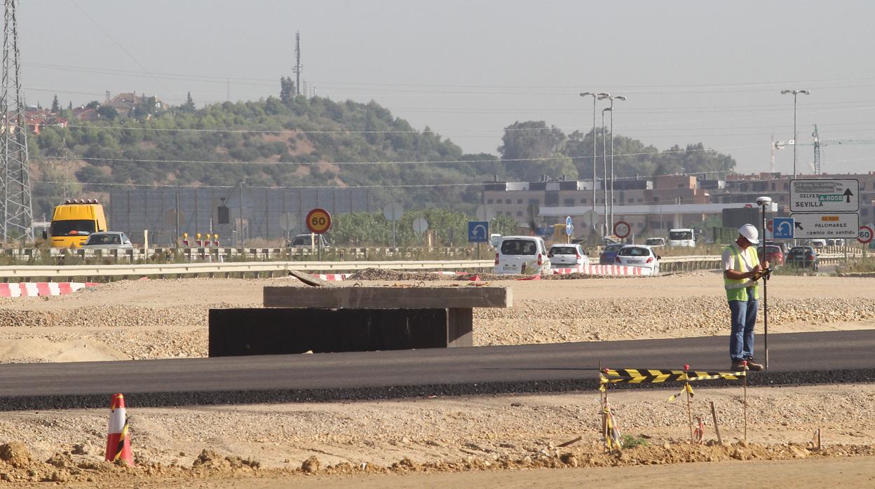 Obras en una carretera de la provincia de Sevilla