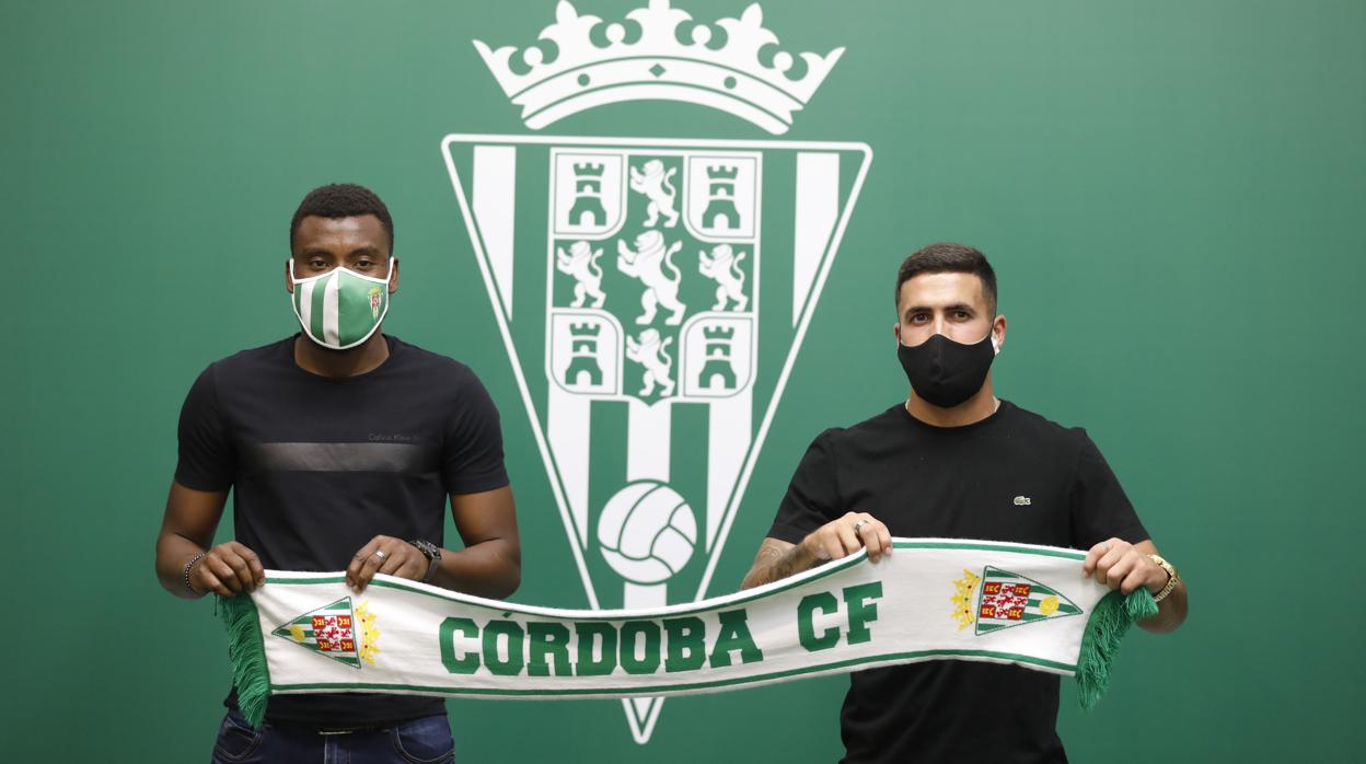 Djakaridja Traoré y Álex Robles, este martes, en la presentación como jugadores del Córdoba CF