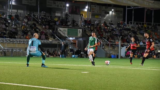 Un Córdoba plagado de canteranos empata ante un buen Salerm Puente Genil (1-1)