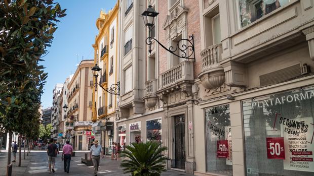 Los vecinos del Centro de Córdoba proponen farolas clásicas para la calle Cruz Conde