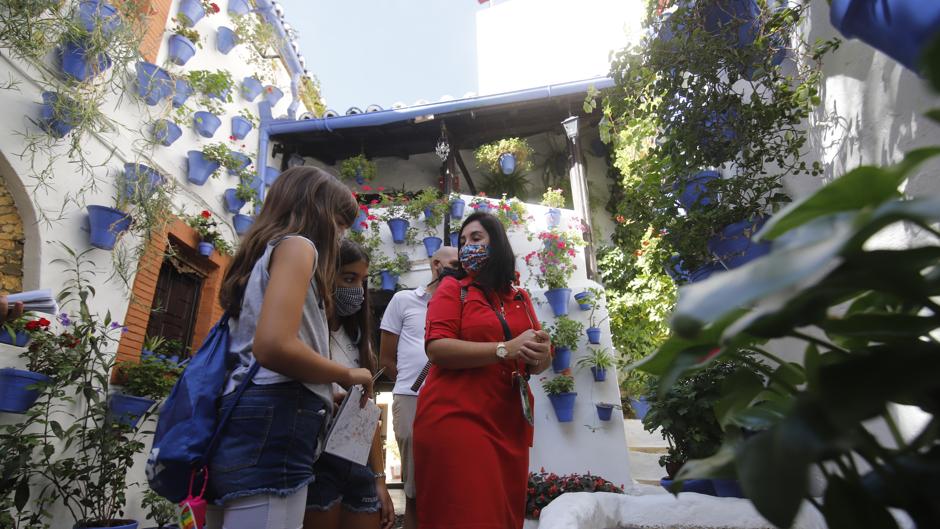 Patios Córdoba 2020 | El festival de otoño arranca con estética, las primeras colas y mucha seguridad