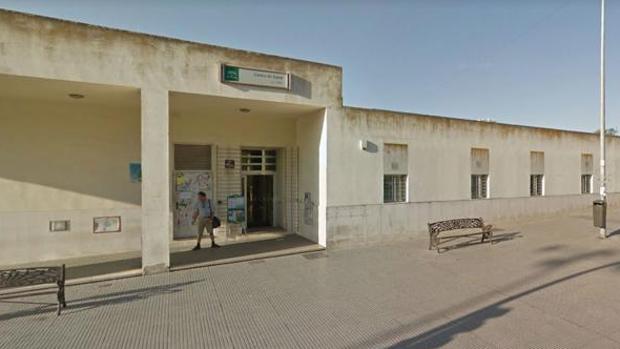 Entra en la consulta de su médico en Huelva y le propina un puñetazo tras haberlo insultado por teléfono