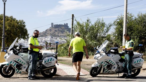 Multas desde hoy en Almodóvar del Río a los infractores del cierre perimetral
