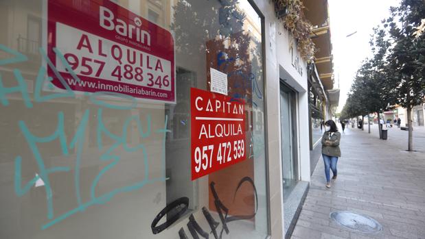 La crisis arrastra a caídas al precio del alquiler de locales comerciales (24%) y oficinas (14%) en Córdoba