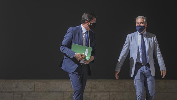 La Junta pacta con el Gobierno retirar la denuncia ante el Constitucional contra el superdecreto