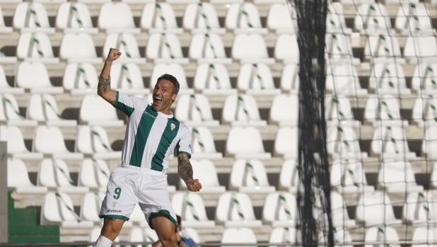 El Córdoba CF logra el primer triunfo (1-0) ante el Lorca Deportiva