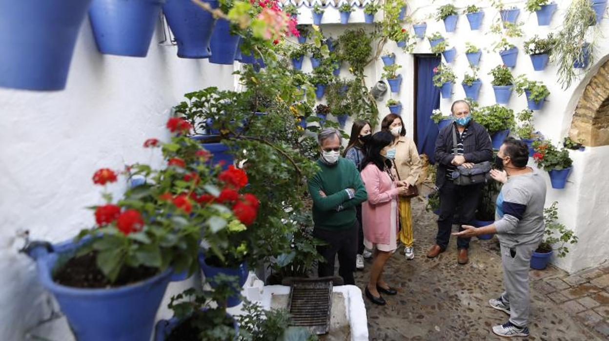 Visitantes en un patio de San Basilio en la jornada del sábado