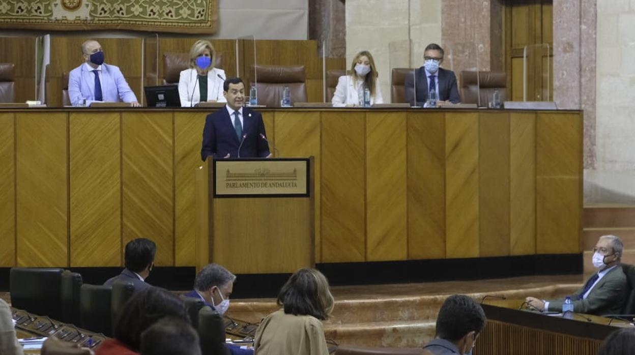 Juanma Moreno, durante el Debate del Estado de la Comunidad de Andalucía