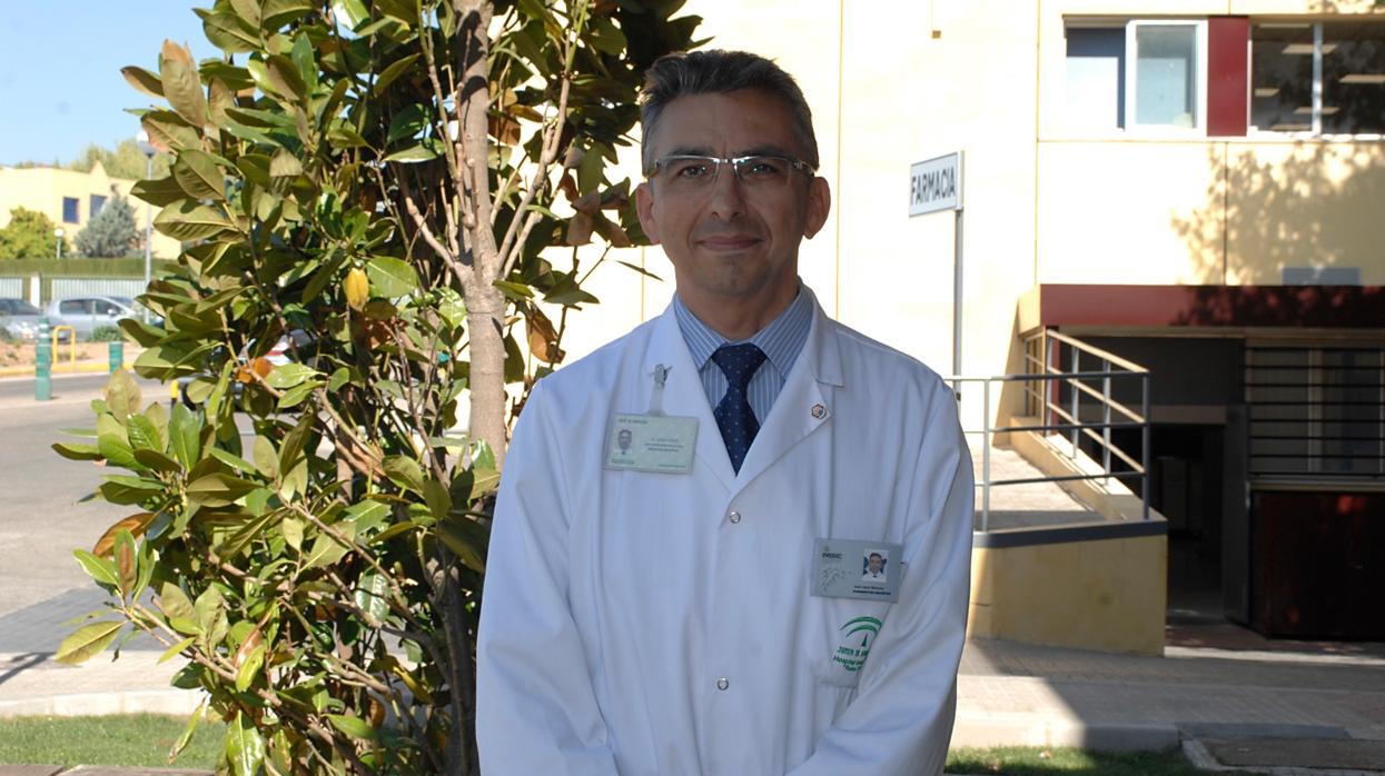 El doctor José López Miranda en el Hospital Universitario Reina Sofía de Córdoba