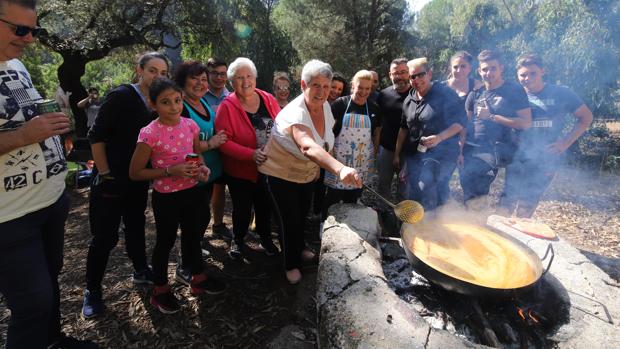 La Junta cierra el parque de Los Villares e impide la celebración de peroles en Córdoba por San Rafael