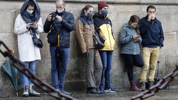 Andalucía prohíbe las reuniones de más de seis personas tanto en la calle como en las casas