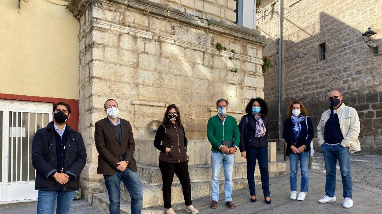 Vecinos y concejales del grupo popular en el barrio de la Merced