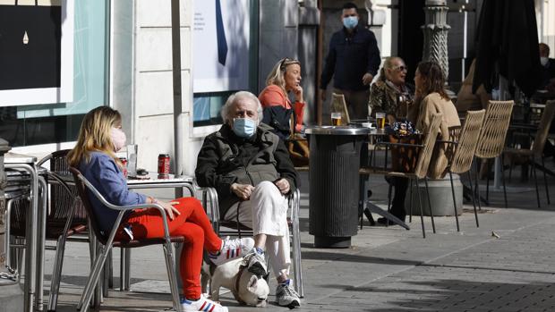 El cierre de bares y restaurantes de toda Andalucía será a las 22.30 horas