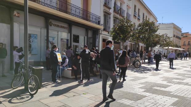 Un informe legal estima que el alcalde de Córdoba puede pedir la reapertura de mercadillos