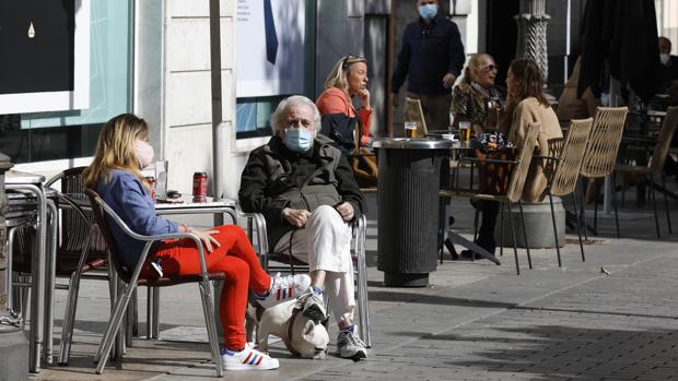 Nuevas restricciones de la Junta | Qué se puede hacer desde este viernes en los distritos sanitarios de Córdoba