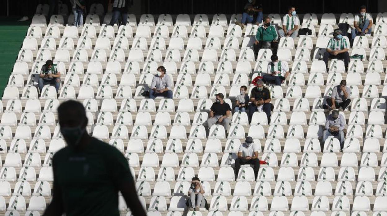 Grada de El Arcángel en el partido ante el Lorca