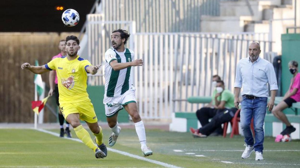 Miguel de las Cuevas en el partido ante el Lorca