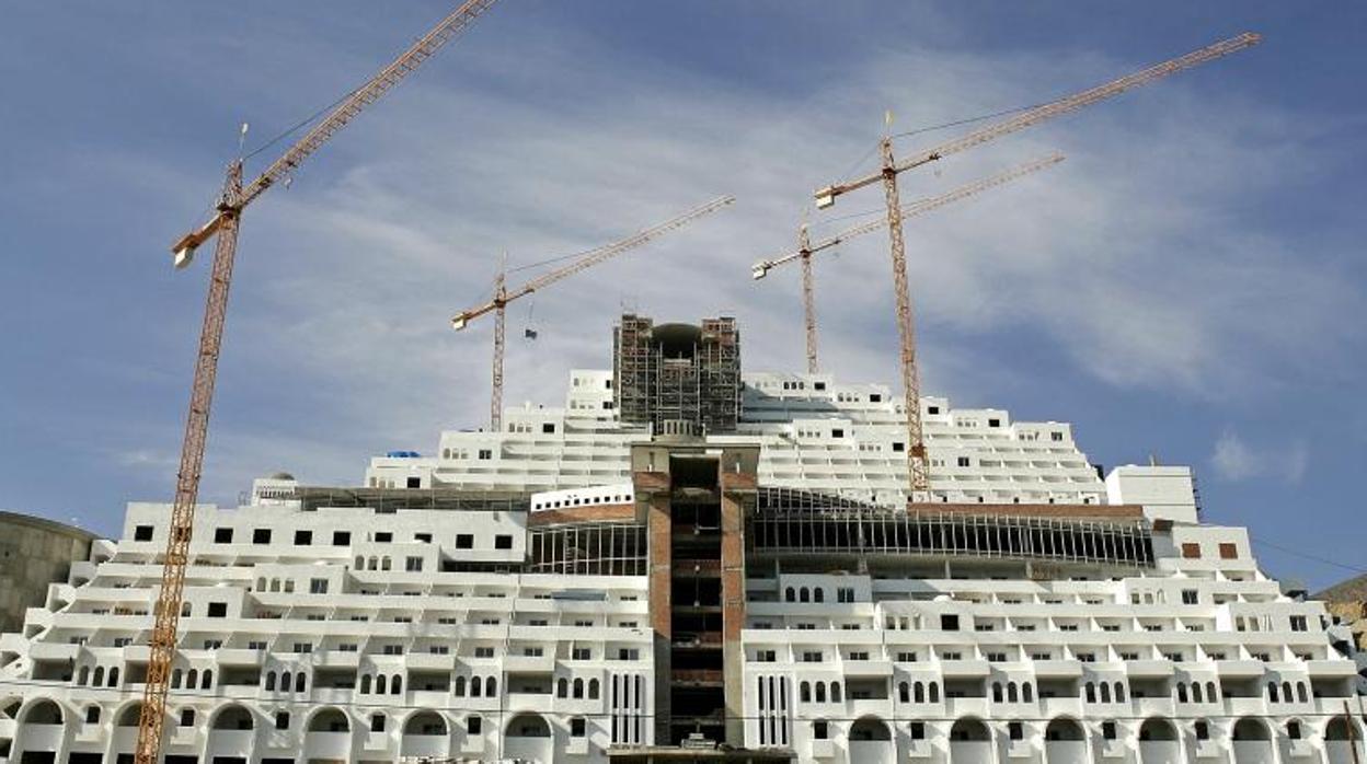 Imagen del hotel Algarrobico en el Cabo de Gata