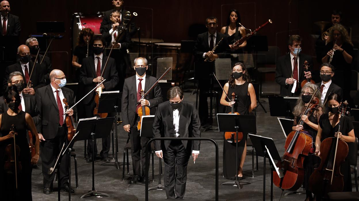 La formación musical cordobesa, saludando al público