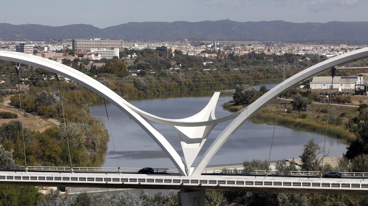 Puente de Ibn Firnás en el tramo de la Variante Oeste de Córdoba que está operativo