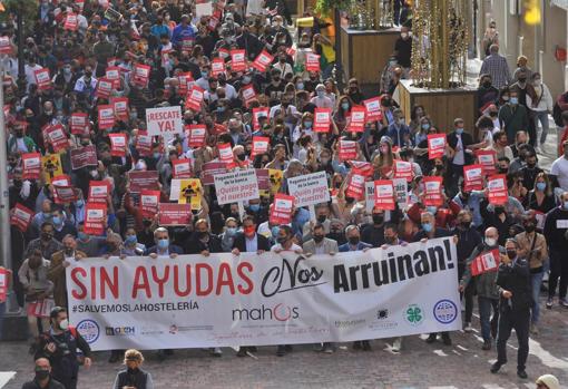 Hosteleros andaluces se movilizan para protestar por la situación del sector con las nuevas restricciones