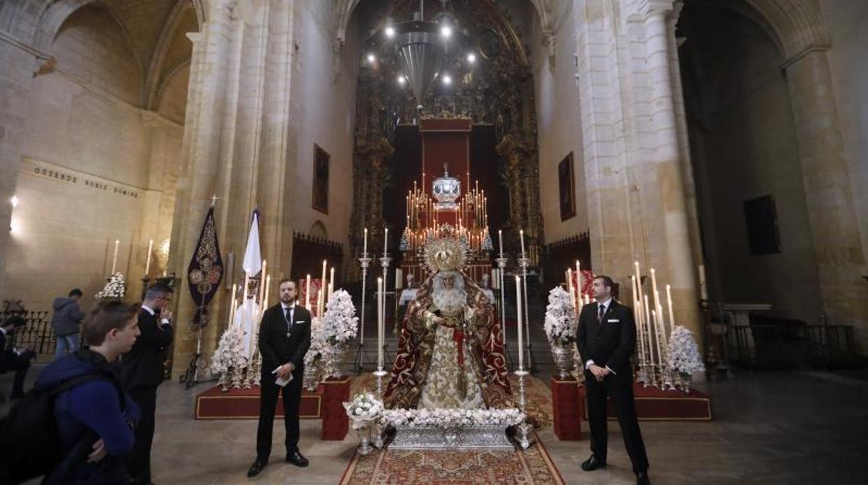 La Reina de los Mártires de Córdoba en su último besamanos