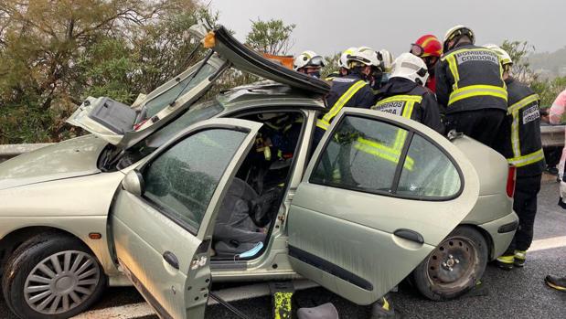 Un fallecido y dos heridos en un choque frontal en la N-432 a su paso por Córdoba